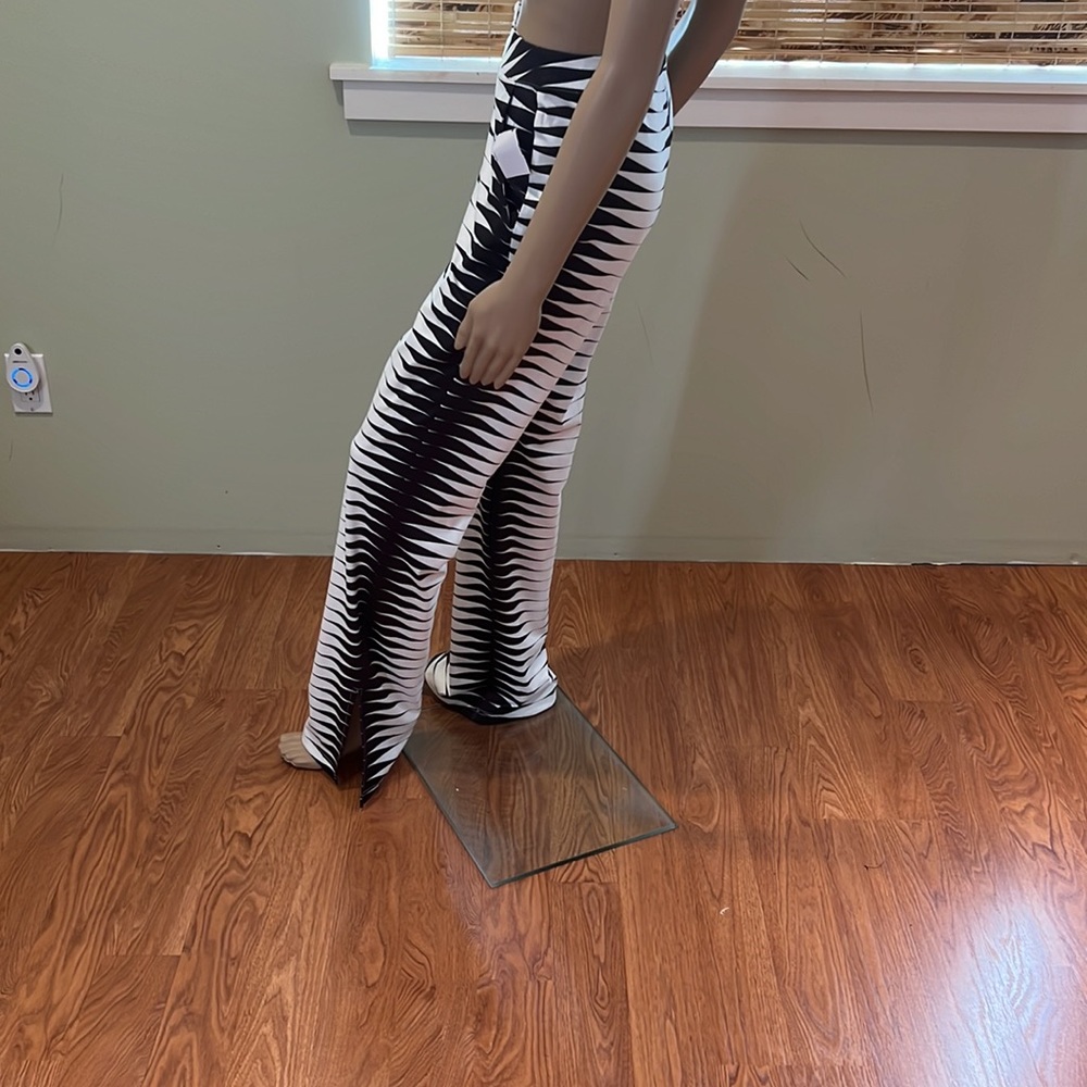 Akira Fun Zebra Print Pants With Slit At Cuff Bottom XL - Picture 6 of 9